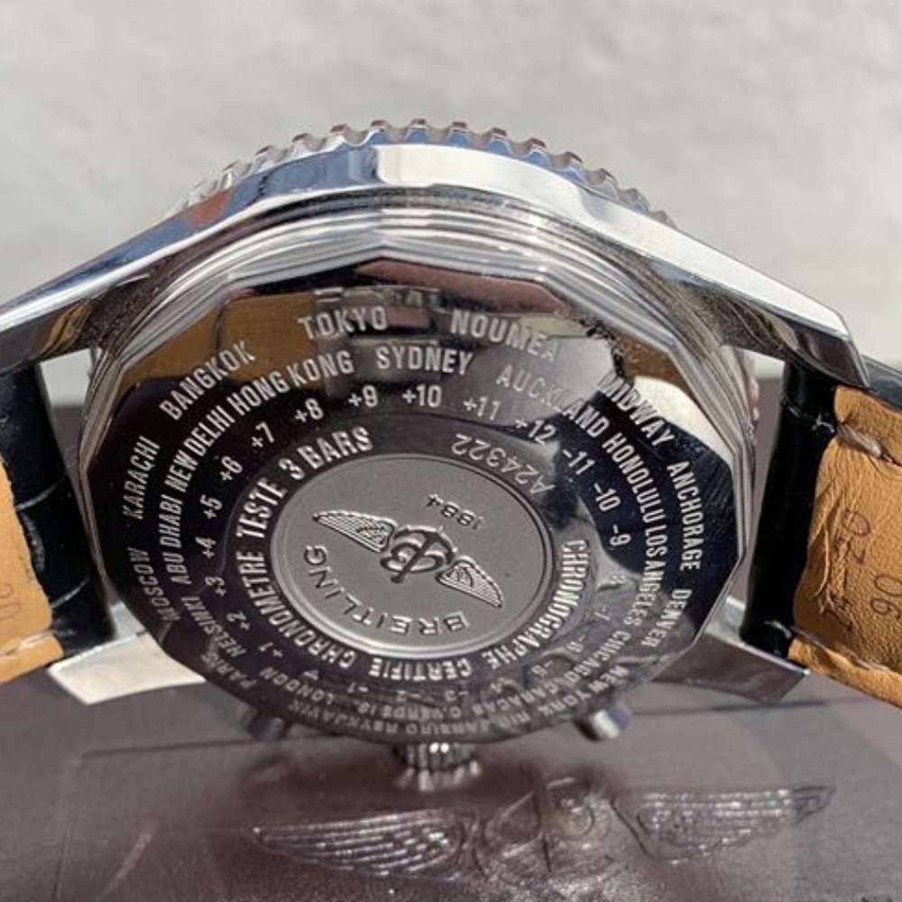 Breitling Navitimer World Gmt 46 Automatic Watch - Picture 8 of 8